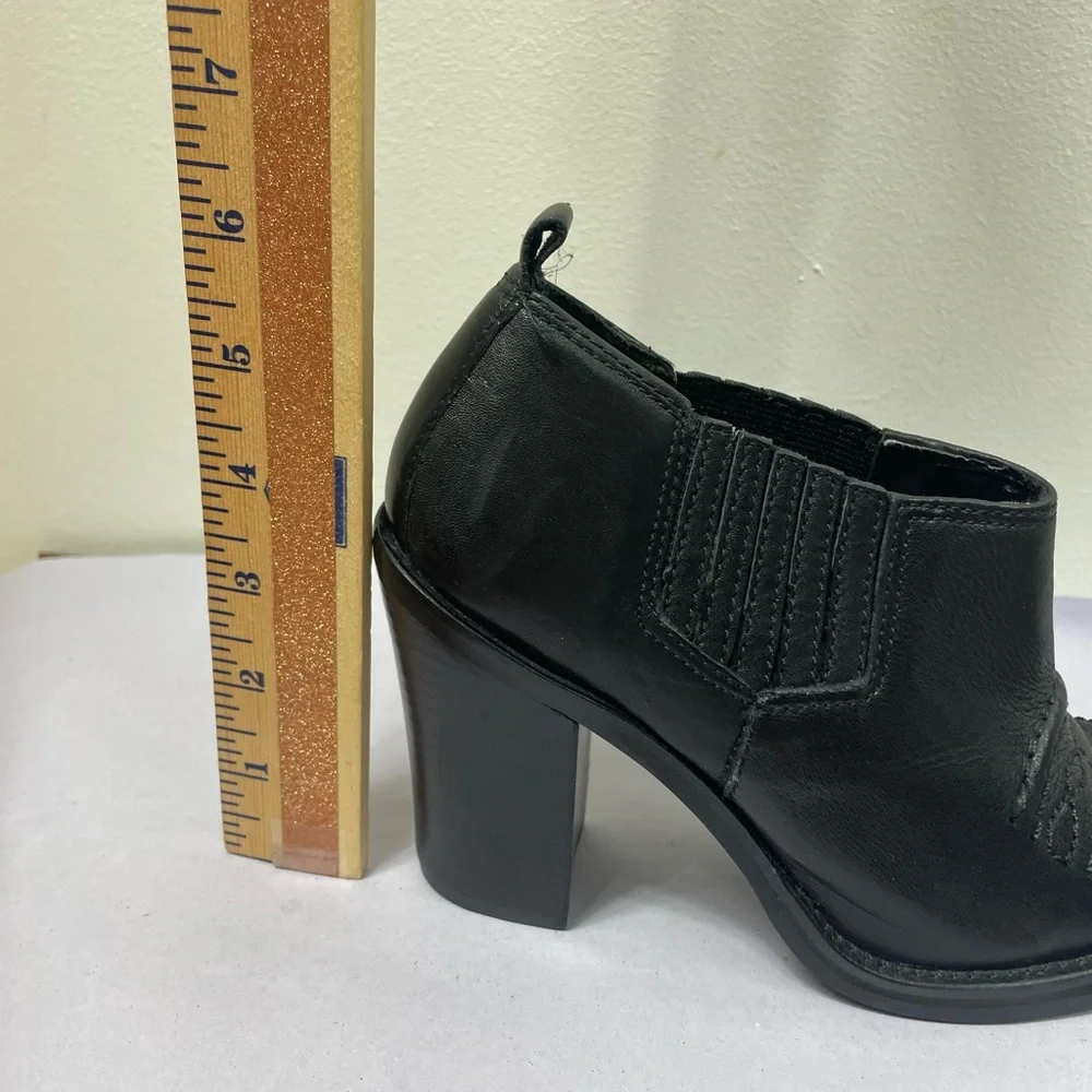 Zodiac Western Heeled Ankle Booties 6 Black Chelsea Slip-On Pointed Chunky 90s